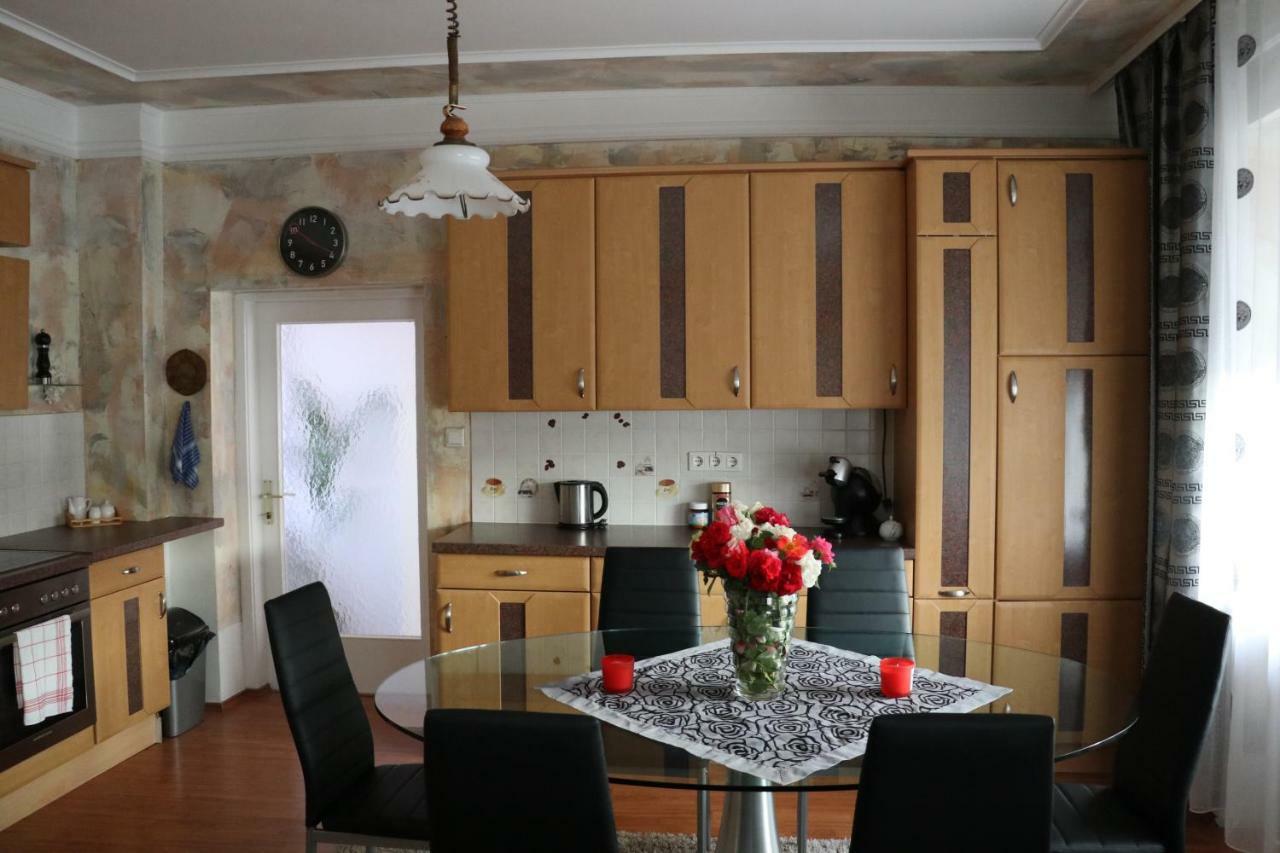 The Lakehouse Villa Neusiedl Am See Wienerstrasse 8 Экстерьер фото
