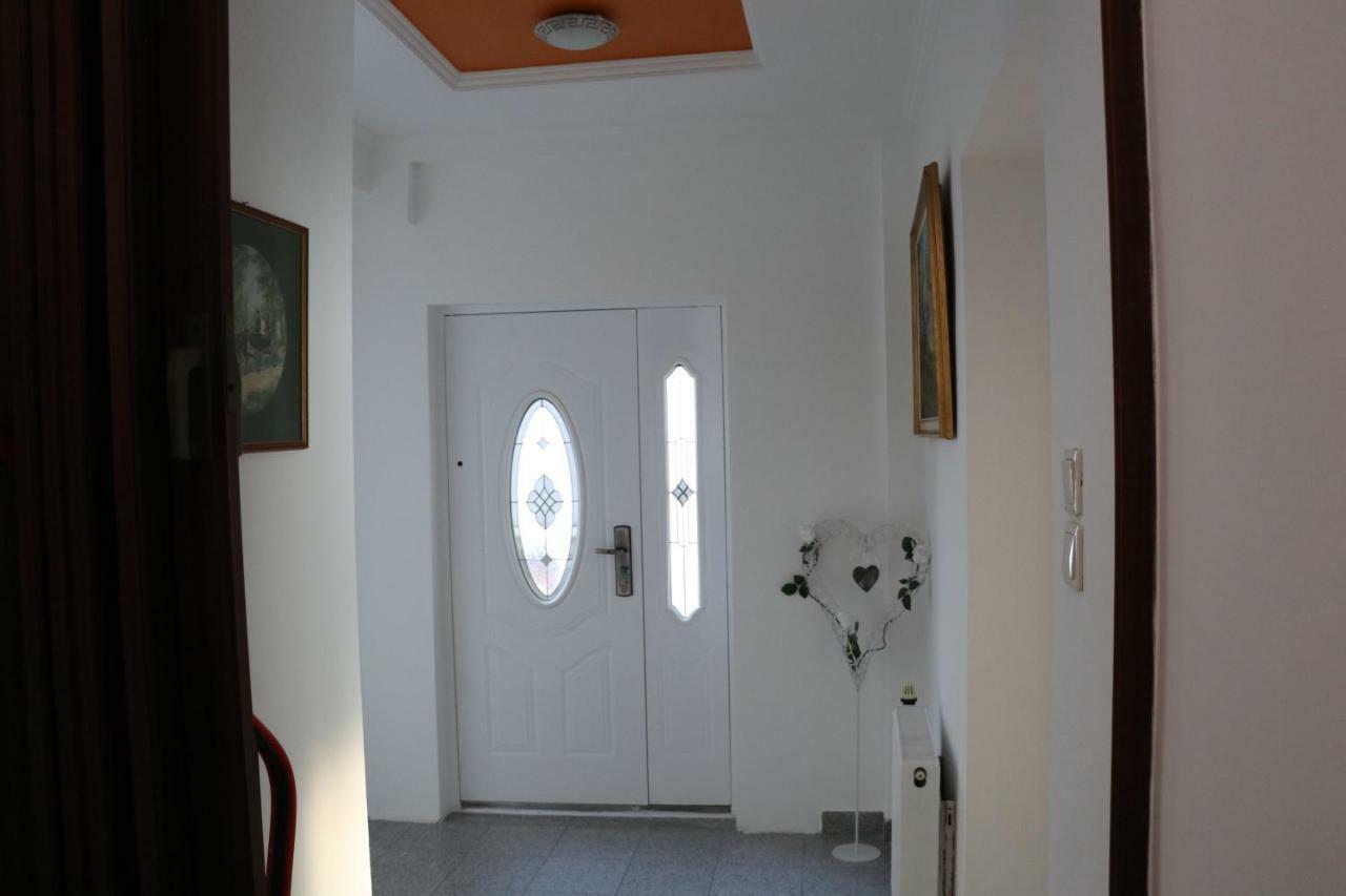 The Lakehouse Villa Neusiedl Am See Wienerstrasse 8 Экстерьер фото