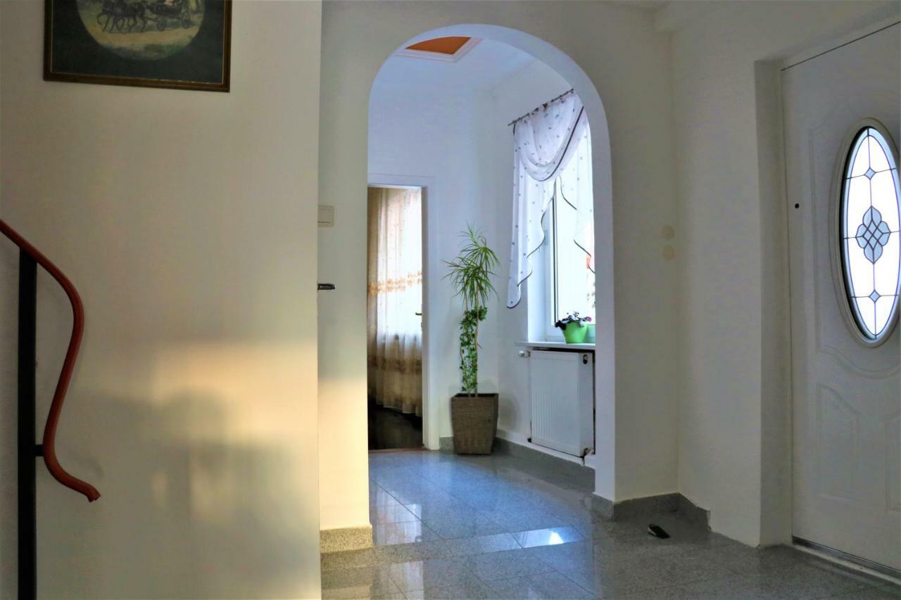 The Lakehouse Villa Neusiedl Am See Wienerstrasse 8 Экстерьер фото