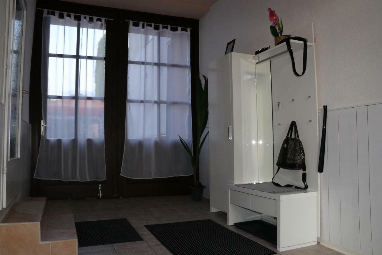 The Lakehouse Villa Neusiedl Am See Wienerstrasse 8 Экстерьер фото